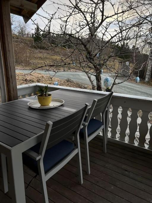 Idyllisk Minihus I Landlige Omgivelser - Med 5 Sengeplasser Og Parkering Åsen Exterior foto